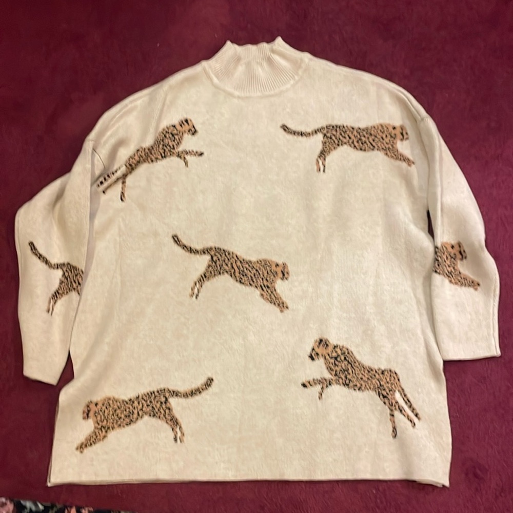 NWT NOC fun Oversized Leaping Leopard Sweater Size M